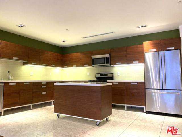 6735 Yucca Street #206 Los Angeles, CA 90028
