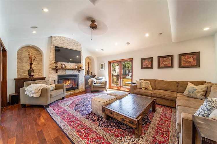 41 Corinthian Long Beach, CA 90803