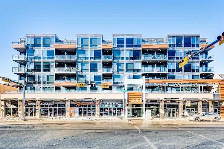 301 10 St NW #208 Calgary, AB T2N 1V5