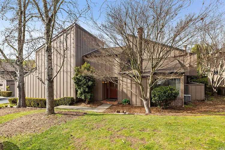 2 Maria Loretto Court Novato, CA 94949