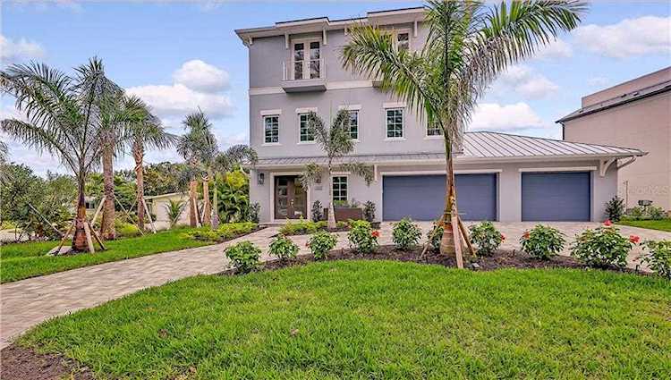 550 Buttonwood Dr Longboat Key, FL 34228