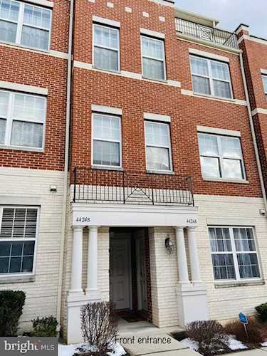 4424B Beechstone Ln Fairfax, VA 22033