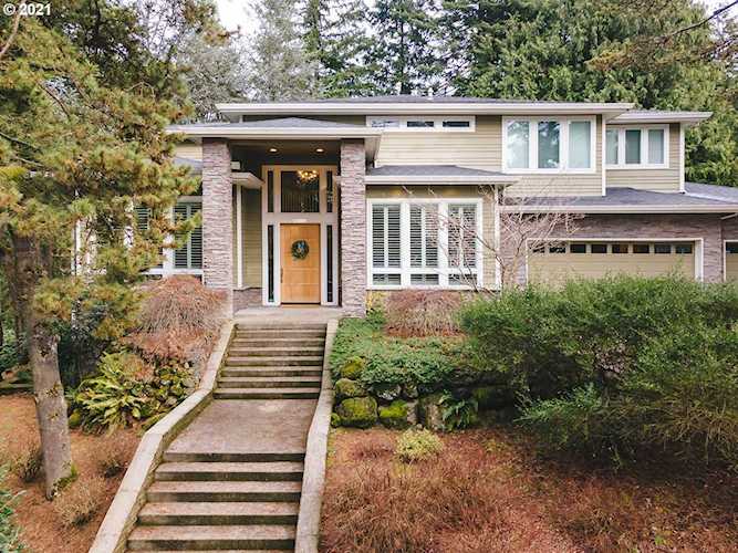 5004 SW Humphrey Park Rd Portland, OR 97221