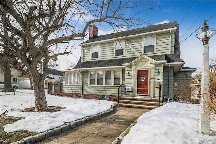 418 Mckinley Avenue Bridgeport, CT 06604