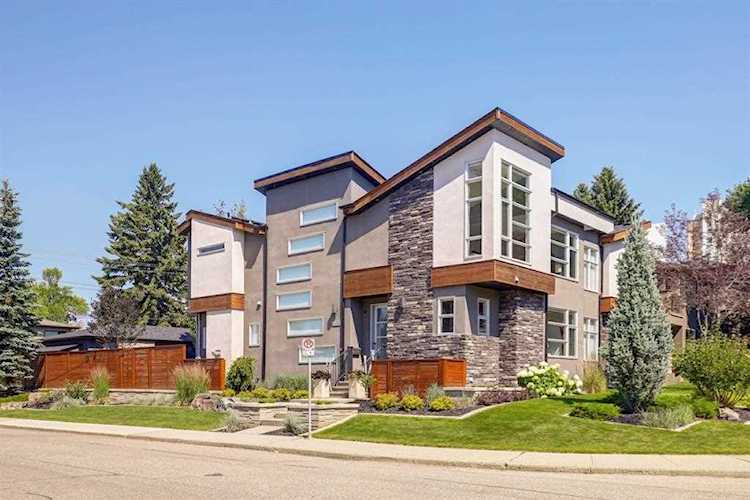 3524 7 Ave NW Calgary, AB T2N 1B5