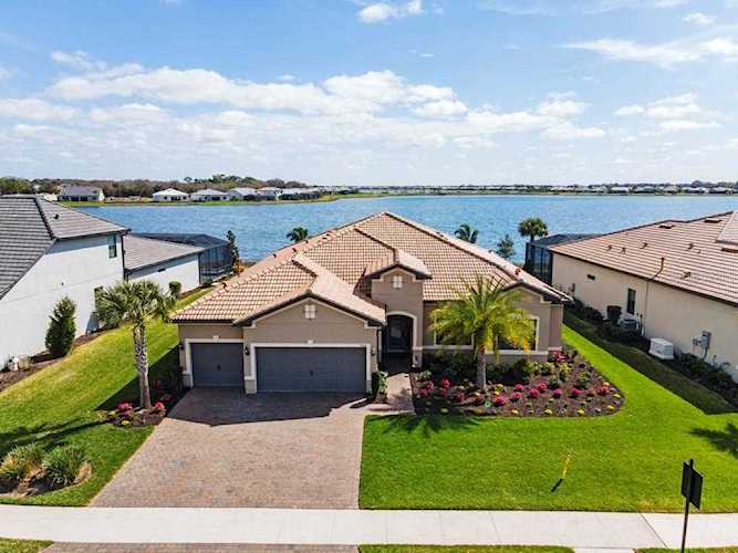 7768 Grande Shores Dr Sarasota, FL 34240