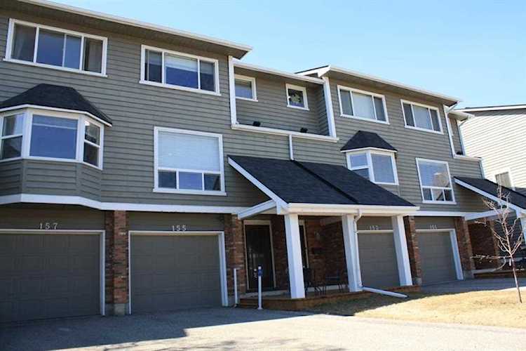 155 Woodglen Grove SW Calgary, AB T2W 4S8