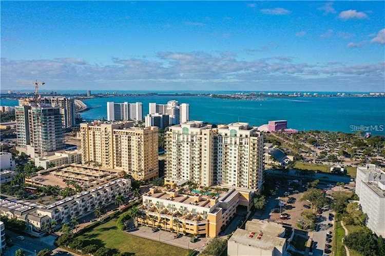 800 N Tamiami Trl #PH1701 Sarasota, FL 34236
