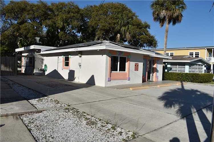 102 15th Ave Indian Rocks Beach, FL 33785