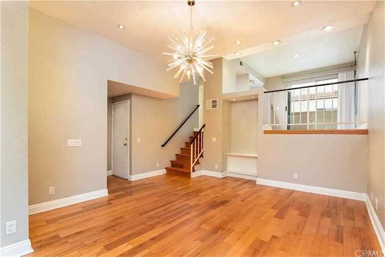 5455 Sylmar Avenue #805 Sherman Oaks, CA 91401