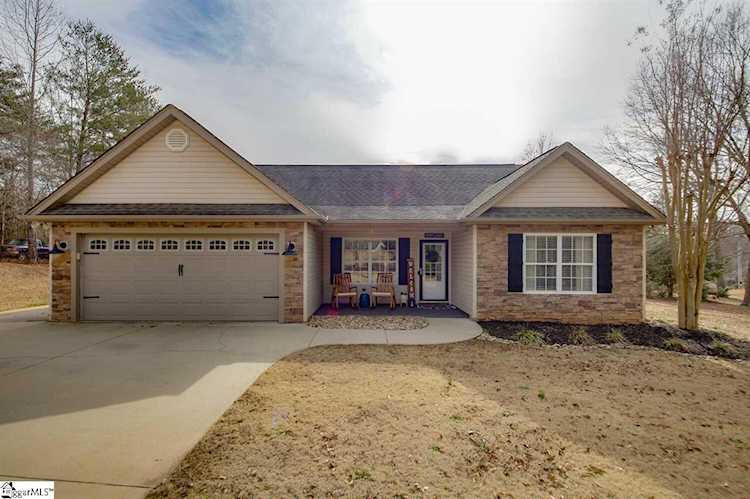 60 Hillcrest Dr Greer, SC 29651 | MLS 1435764 Photo 1