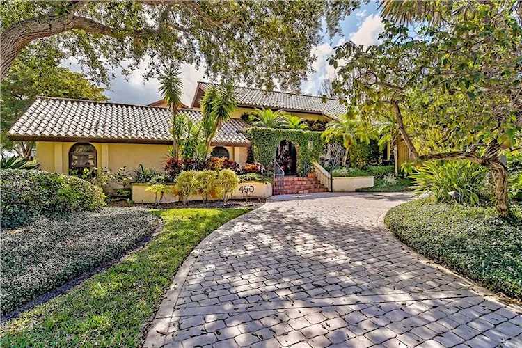 450 E Royal Flamingo Dr Sarasota, FL 34236