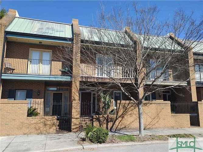 406 E State St Savannah, GA 31401
