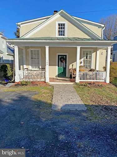 107 Walnut St Middleburg, VA 20117