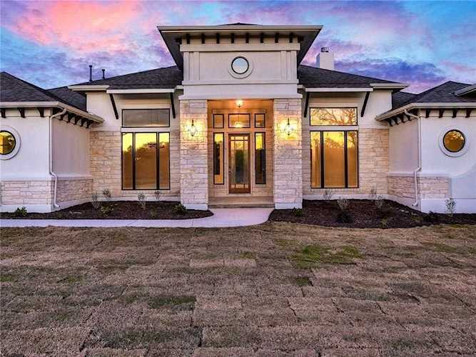 108 Council Oak CT Spicewood, TX 78669
