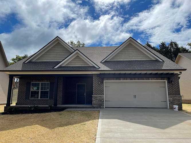 953 Jacksonian Way Lenoir City, TN 37772
