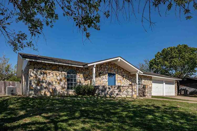 102 Crosswinds Del Rio, TX 78840