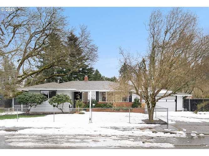 11212 NE Sacramento St Portland, OR 97220