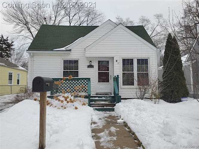 19942 Woodworth Redford Twp, MI 48240 | MLS 2210011564 Photo 1