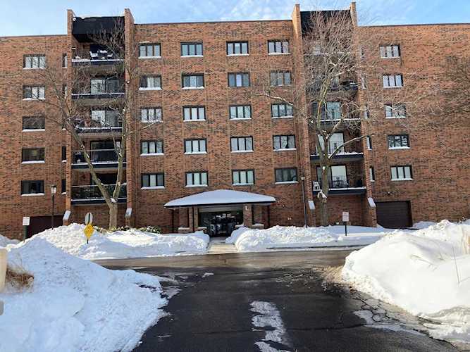 9386 Landings Ln #207 Des Plaines, IL 60016