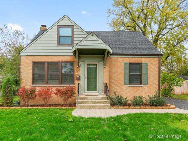 124 Iroquois Dr Clarendon Hills, IL 60514