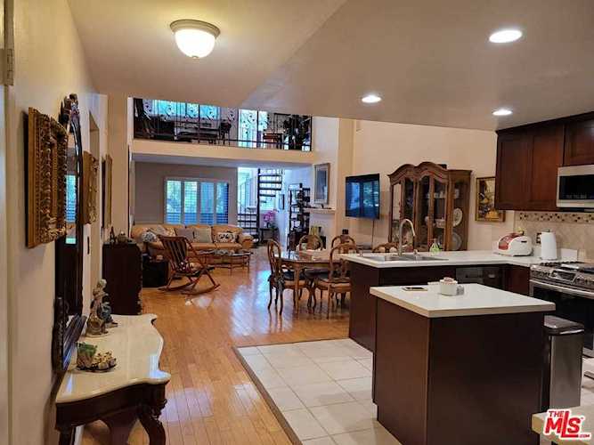 1940 N Highland Avenue #79 Los Angeles, CA 90068