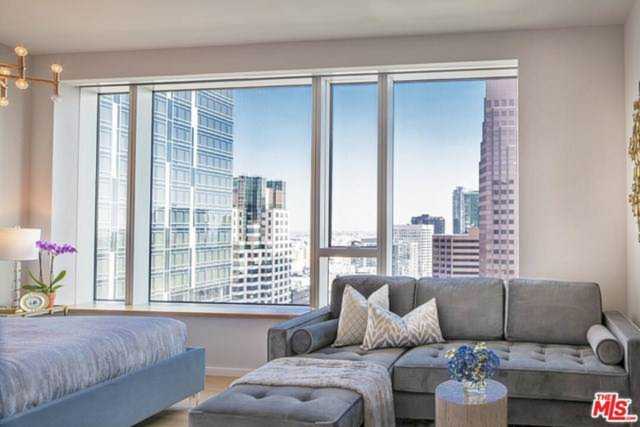 889 Francisco Street #3305 Los Angeles, CA 90017