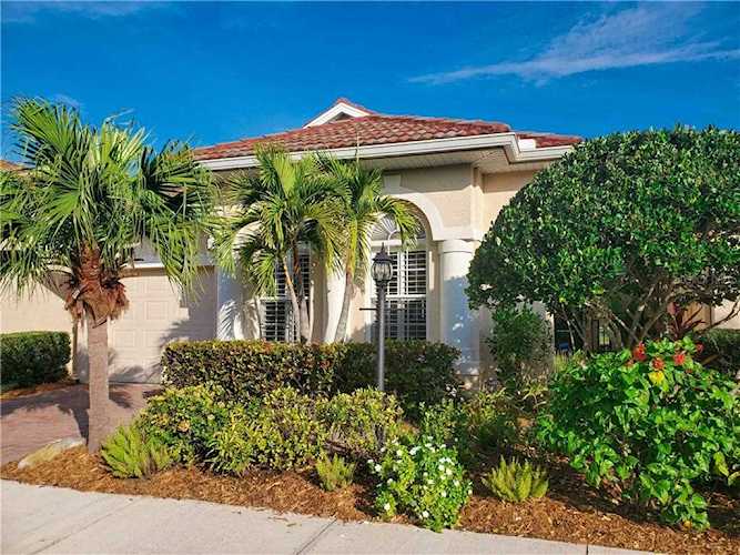 3211 78th Ave E Sarasota, FL 34243