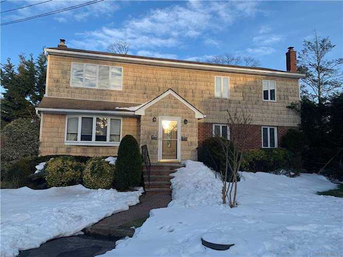 14 G Roxy Place Lynbrook, NY 11563