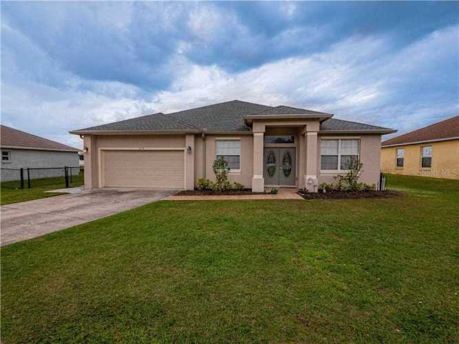 3719 W Wheeler Rd Lakeland, FL 33810