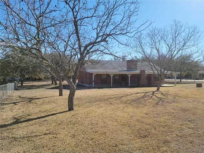 400 Arikara ST Buda, TX 78610