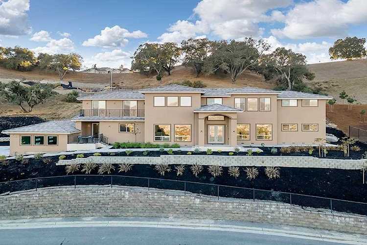 8981 Tea Tree Way Gilroy, CA 95020