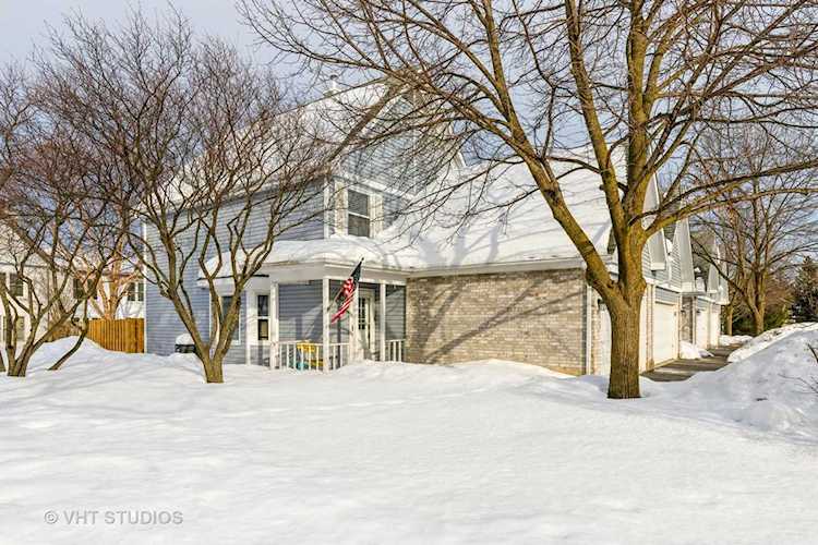 1533 Fernwood Ct Gurnee, IL 60031