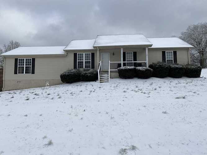 1073 Lake Rd Westmoreland, TN 37186