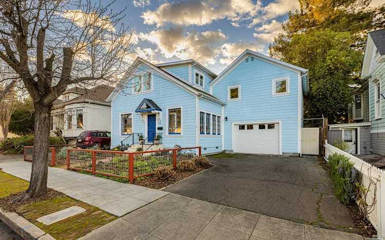 634 E Street Petaluma, CA 94952