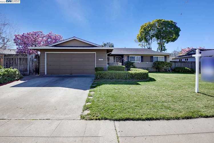 1026 W Homestead Rd Sunnyvale, CA 94087