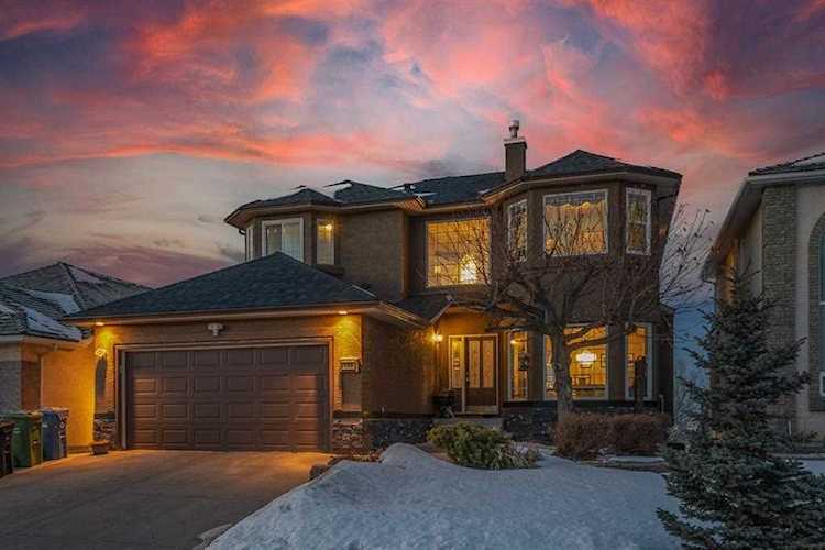 138 Hamptons Heights NW Calgary, AB T3A 5S1