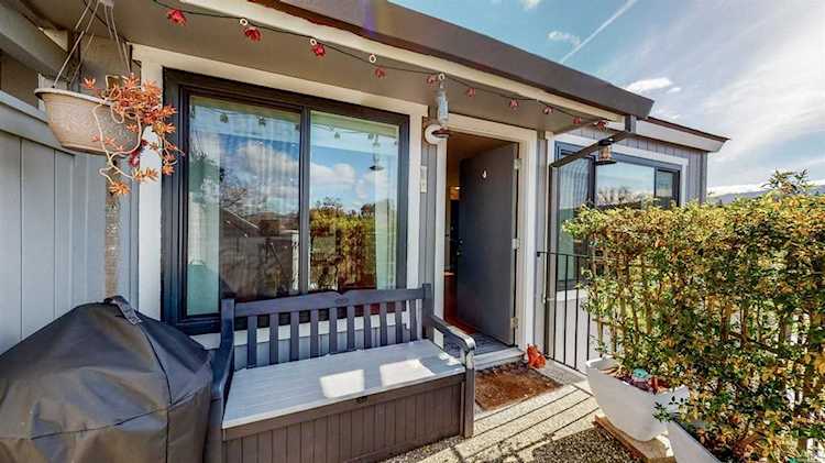 67 Scottsdale Way Novato, CA 94947