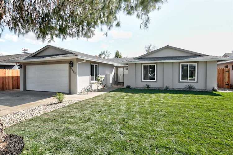 9054 Salmon Falls Drive Sacramento, CA 95826