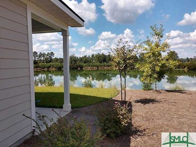 156 Lake Lily Dr Richmond Hill, GA 31324