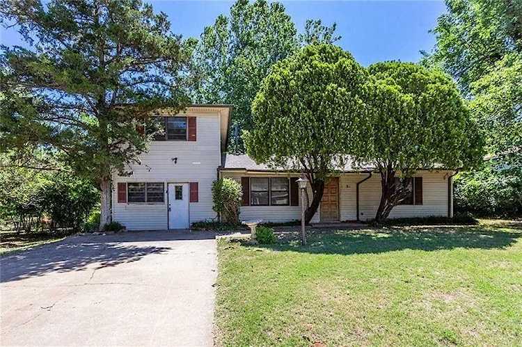 109 N 10th St Yukon, OK 73099