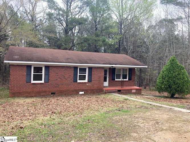 202 Dixie Ave Bradley, SC 29819