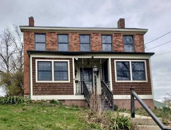 105 5th St Mineral Point, WI 53565