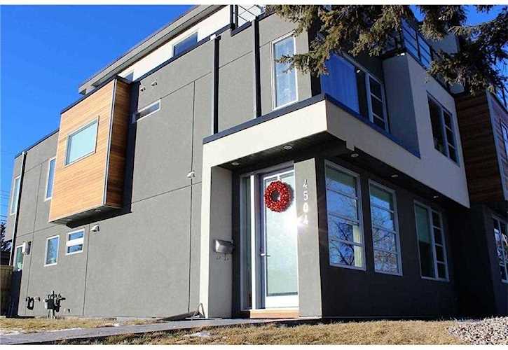 4504 37 Ave SW Calgary, AB T3E 1C8