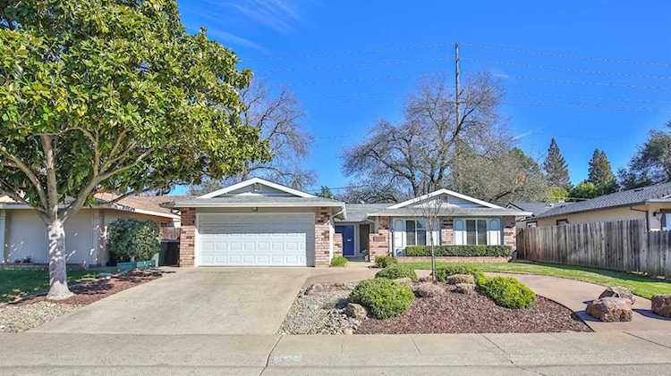5044 Waterbury Fair Oaks, CA 95628