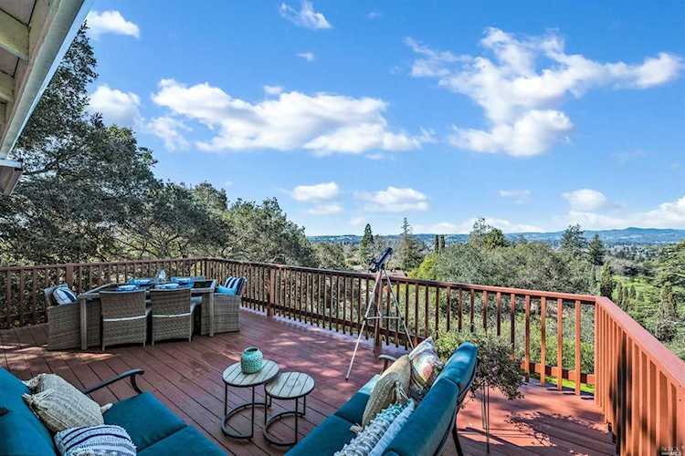 5 Lutge Court Napa, CA 94559