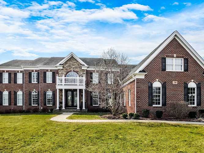 70 Tournament Dr N Hawthorn Woods, IL 60047