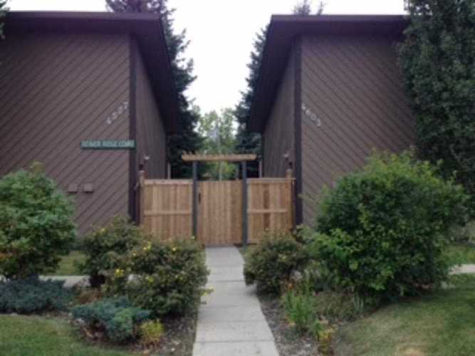 4603 73 St NW #7 Calgary, AB T3B 4W4