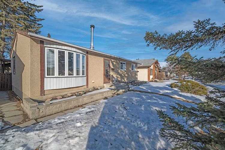 723 Maryvale Way NE Calgary, AB T2A 2V8