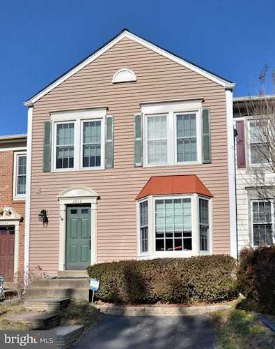 3852 Mohr Oak Ct Fairfax, VA 22033